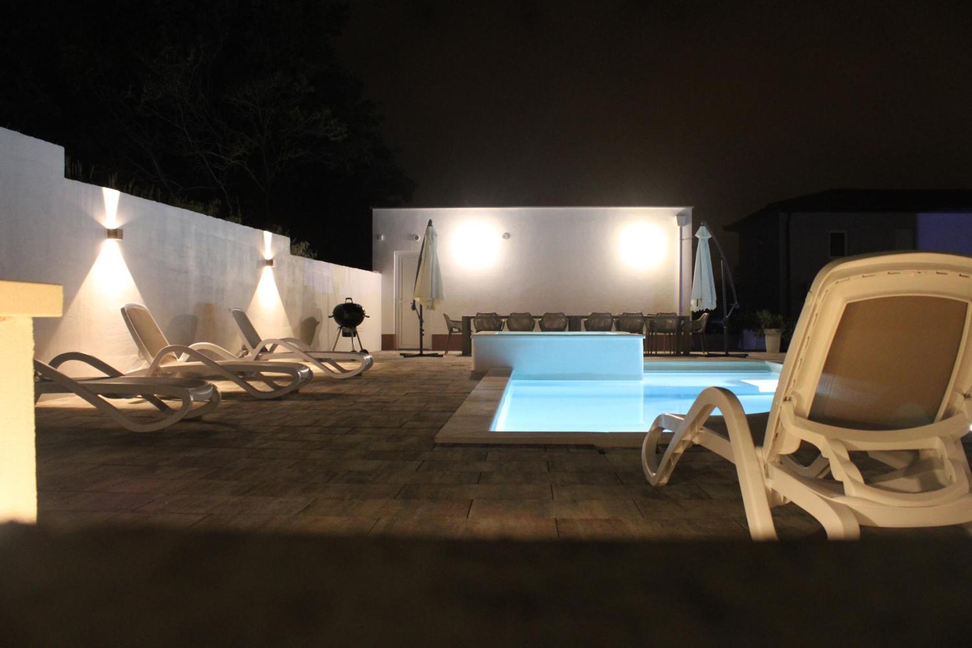 Holiday House Emjalemi พูลา ภายนอก รูปภาพ