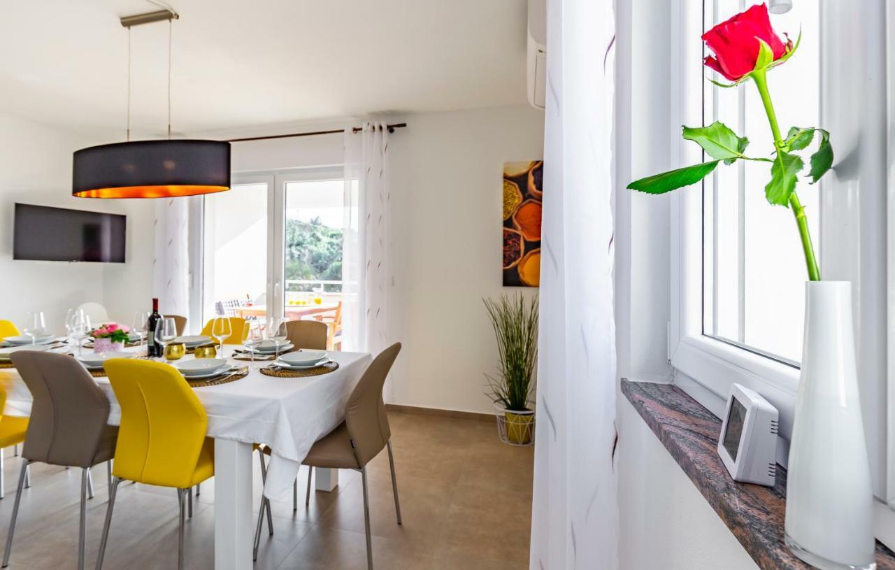 Holiday House Emjalemi พูลา ภายนอก รูปภาพ
