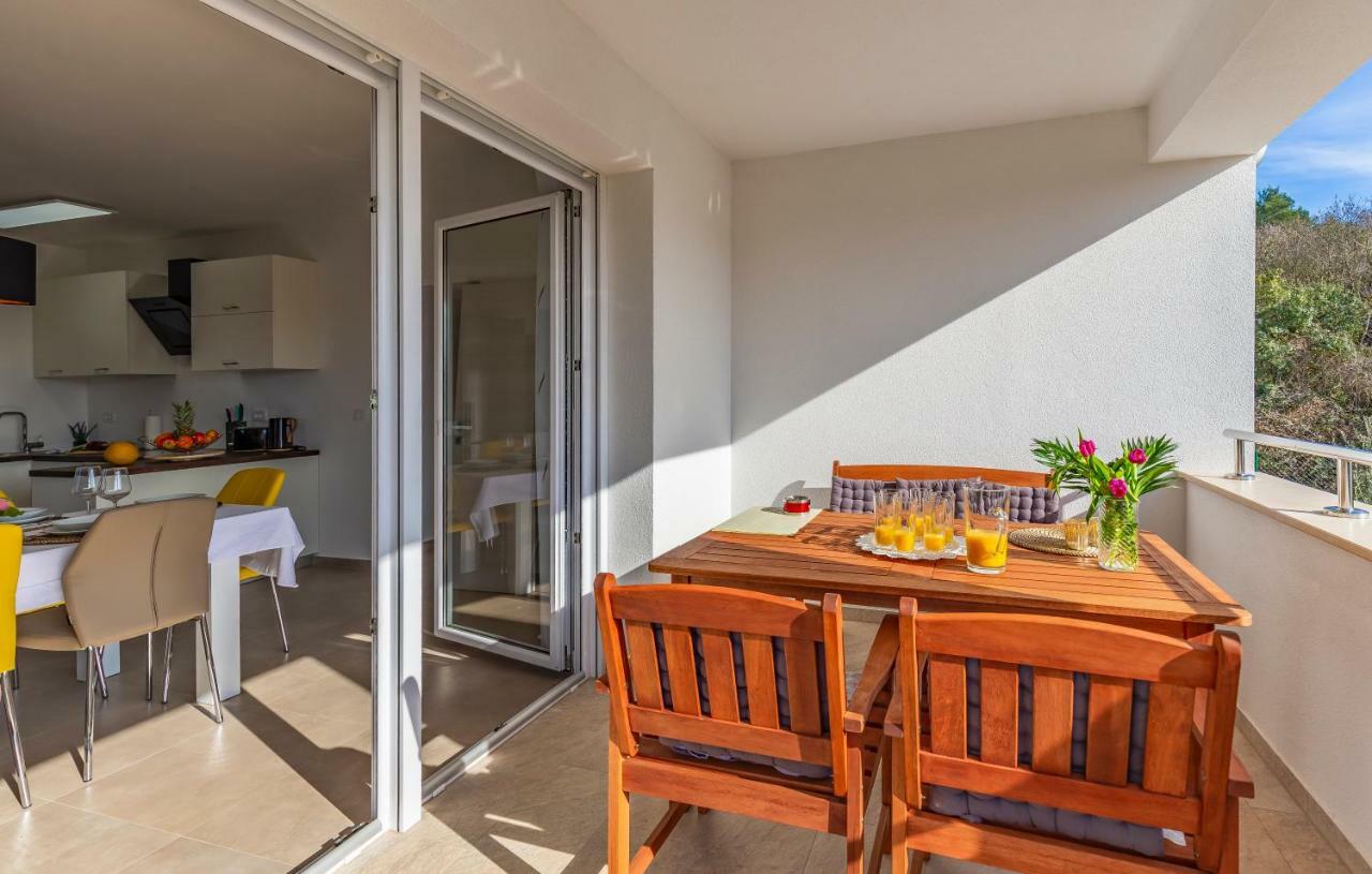 Holiday House Emjalemi พูลา ภายนอก รูปภาพ